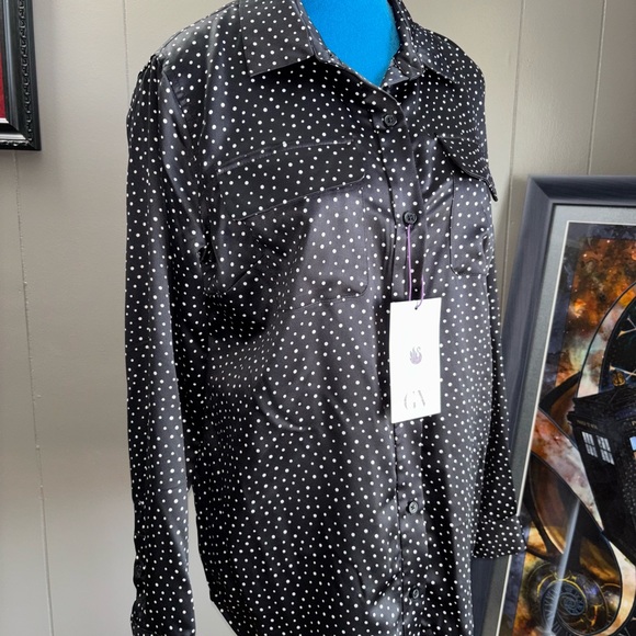 Gloria Vanderbilt Black and White Polka Dot women’s Shirt. - Picture 9 of 16